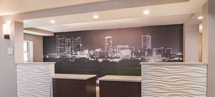 沃斯堡北拉昆塔温德姆套房酒店(La Quinta Inn & Suites by Wyndham Fort Worth North)图片
