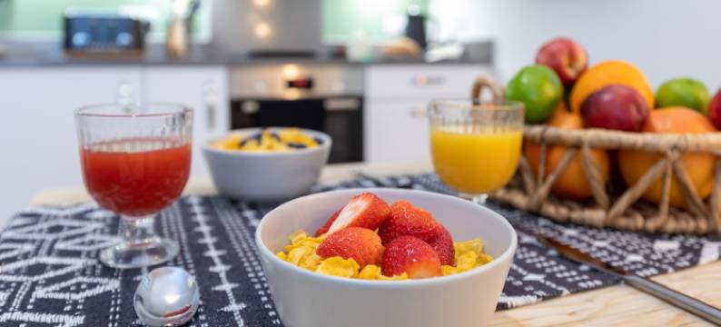 院子景观(Gorgeous Two Bedroom Apartment with Free Evening Parking)图片