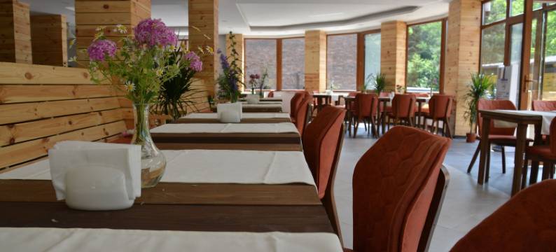 Feel & Live酒店别墅餐厅(Feel & Live Hotel Villas Restaurant)图片