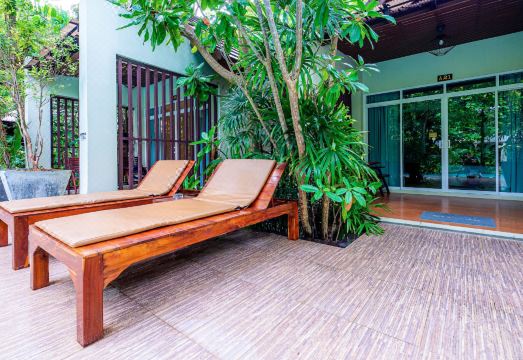 Baan Klang Aow Beach Resort Hotel Overview