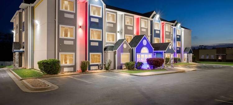 塔尔萨/卡图萨 66 号公路温德姆麦客达套房酒店(Microtel Inn & Suites by Wyndham Tulsa / Catoosa Route 66)图片