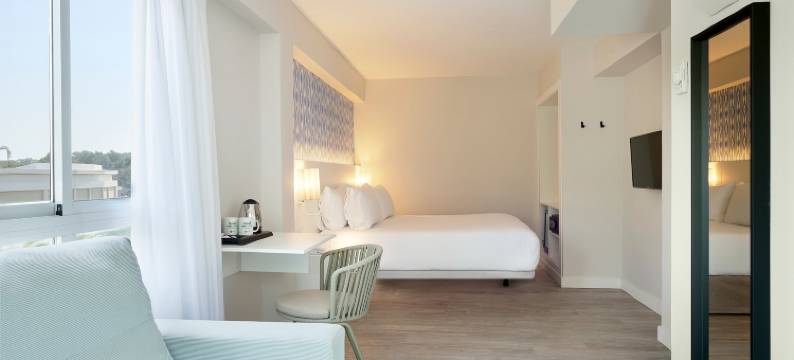 埃克波塔尔斯诺斯酒店(Exe Portals Nous)图片