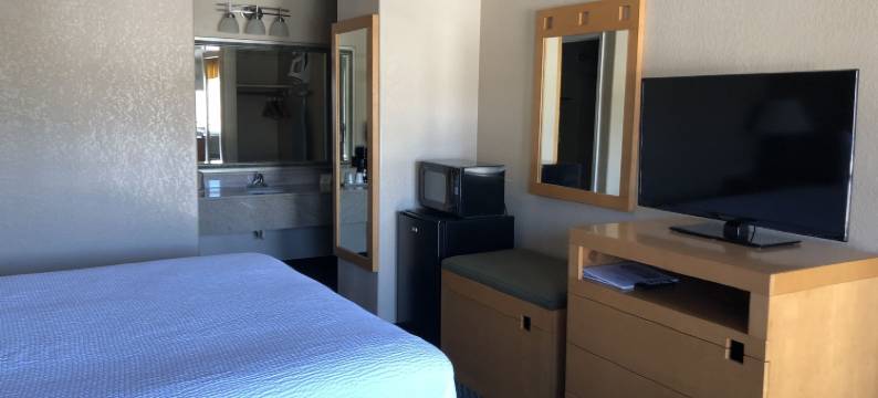 波因特湖旅馆(Lake Point Lodge)图片