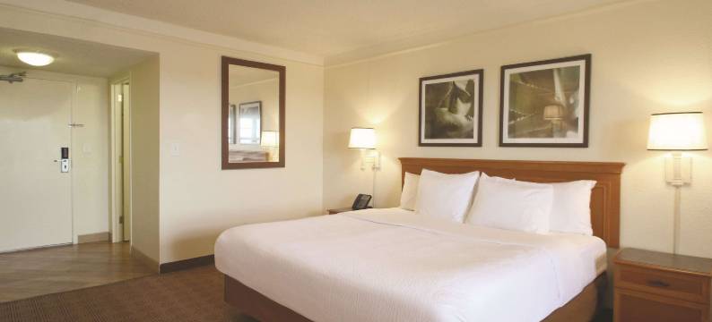 科勒尔斯普林斯大学路拉昆塔温德姆套房酒店(La Quinta Inn & Suites by Wyndham Coral Springs Univ Dr)图片