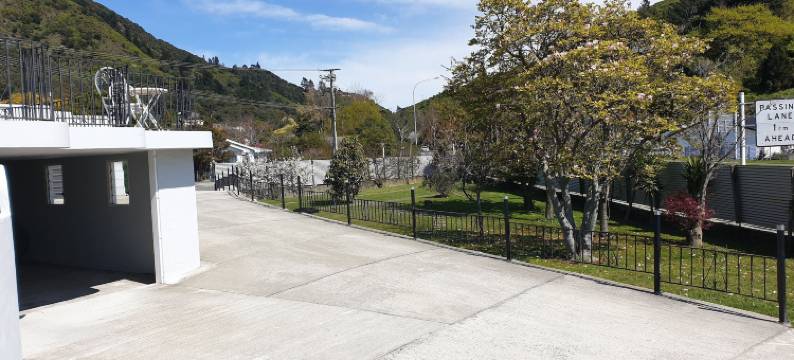 镇峰汽车旅馆(Top of the Town)图片