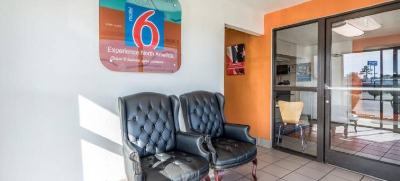 北卡罗莱纳兰伯顿 6 号汽车旅馆(Motel 6 Lumberton, NC)图片