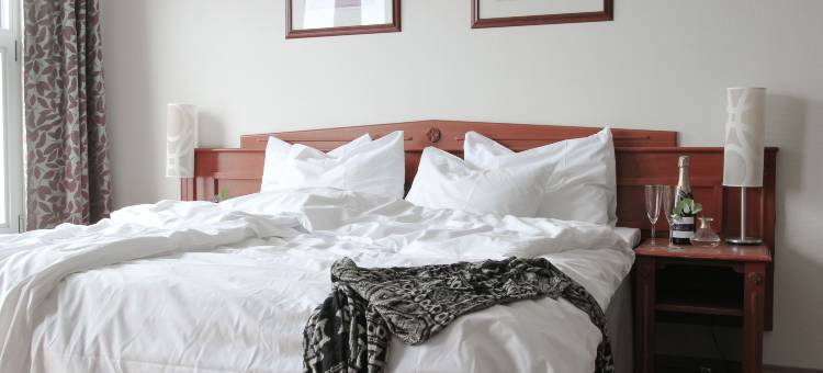 巴特瓦峡湾酒店(Brattvåg Fjordhotell)图片