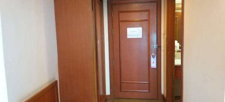 苏攀武里酒店(Songphanburi Hotel)图片