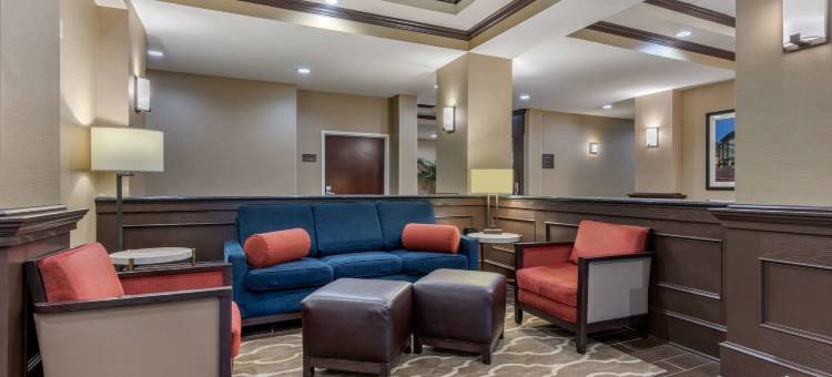 小石城北部麦凯恩购物中心舒适套房酒店(Comfort Inn & Suites North Little Rock McCain Mall)图片