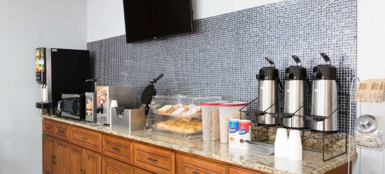 普兰特城骑士酒店(Knights Inn Plant City)图片