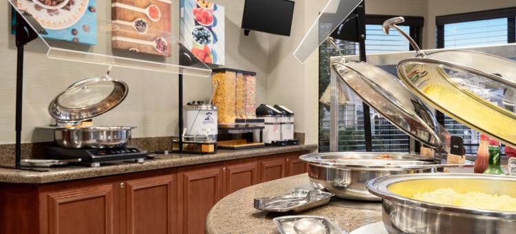 Staybridge Suites 俄克拉何马城的鹌鹑泉(Staybridge Suites Oklahoma City-Quail Springs)图片