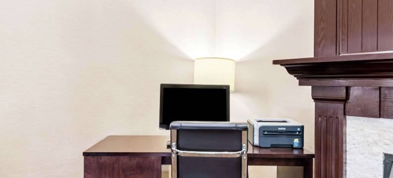 希思 - 纽瓦克南部的舒适套房酒店(Comfort Inn & Suites Heath - Newark South)图片