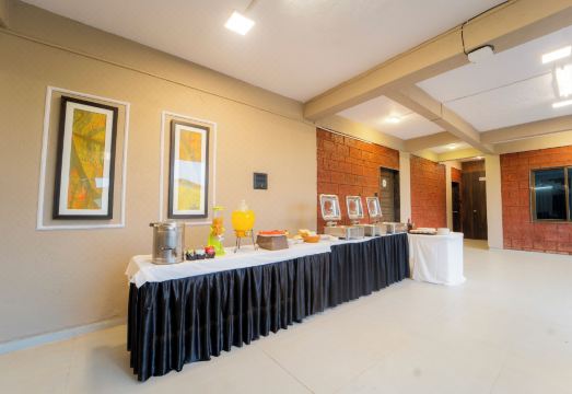 Treebo Iceberg Hotel Overview