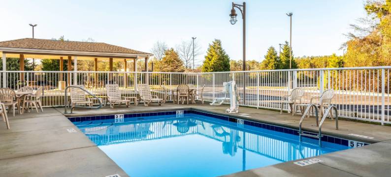 郊区开放式客房 - 近勒琼营地(Suburban Studios Near Camp Lejeune)图片