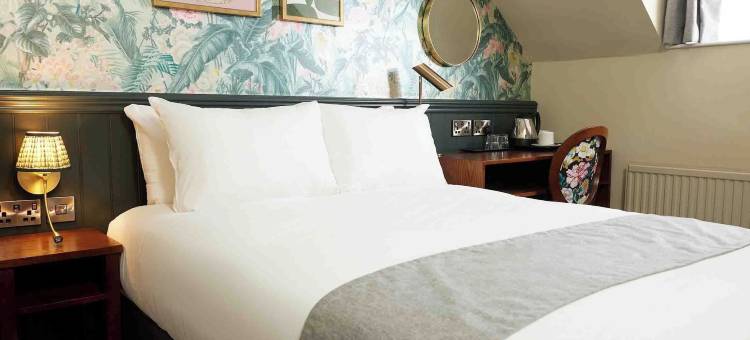 白鹿晚安旅店(The White Hart Inn by Greene King Inns)图片