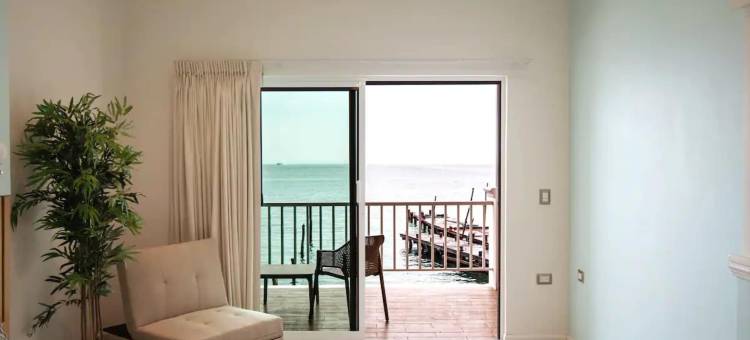 巴托洛梅海景套房(Bartolome Oceanfront Suites)图片