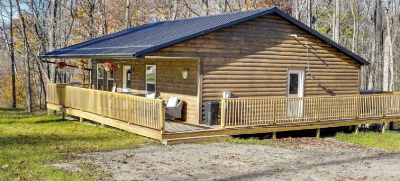 宁静的洛根度假屋，带热水浴缸和观星穹顶(Serene Logan Retreat w/ Hot Tub & Stargazing Dome)图片