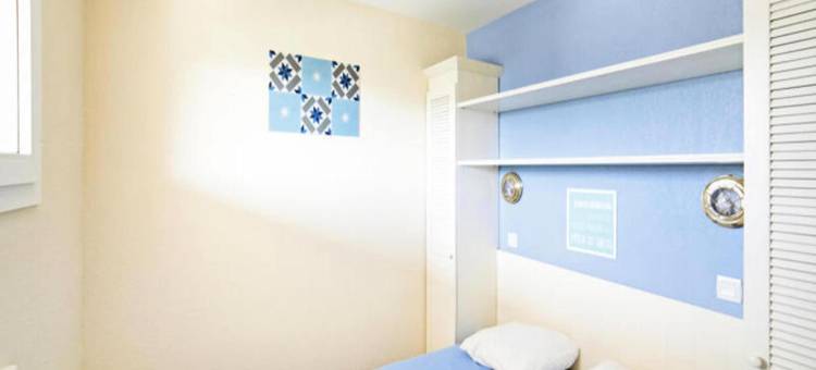Navy Blue Residence with one room图片