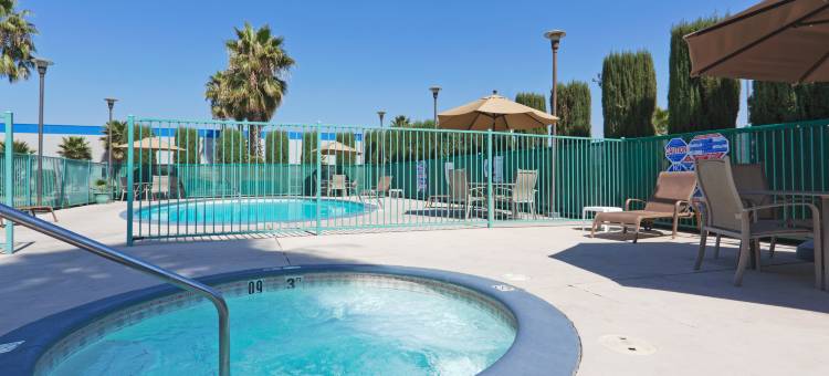 Holiday Inn Express 贝克斯菲尔德(Holiday Inn Express Bakersfield)图片