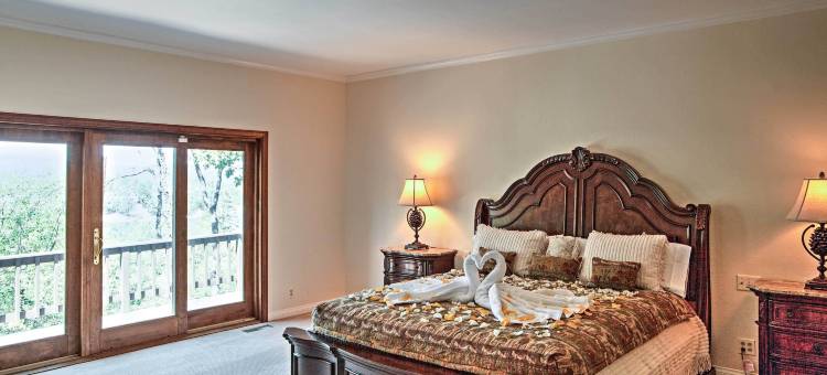 箭头湖房屋，带湖景和湿酒吧！(Lake Arrowhead House w/ Lake Views & Wet Bar!)图片