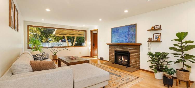 近北门的三卧室西雅图宽敞庭院住宅(3BR Seattle Home w Spacious Yard Near Northgate)图片