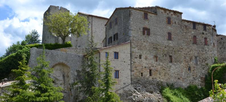 Apartment in Petrella Guidi with Garden Views图片