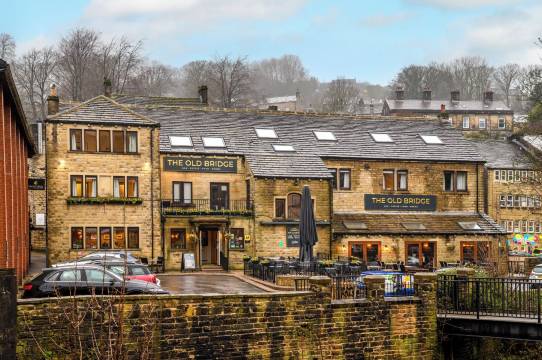 西约克郡霍姆弗斯旧桥旅店(The Old Bridge Inn, Holmfirth, West Yorkshire)