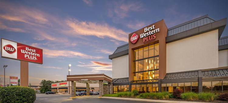 印第安纳波利斯北金字塔贝斯特韦斯特优质酒店(Best Western Plus Indianapolis North at Pyramids)图片