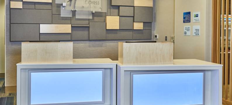 智选假日套房酒店梅德福的中央点(Holiday Inn Express & Suites MEDFORD-CENTRAL POINT by IHG)图片