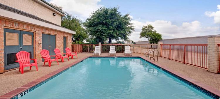 阿林顿速8酒店-近AT＆T体育场(Super 8 by Wyndham Arlington Near at&T Stadium)图片