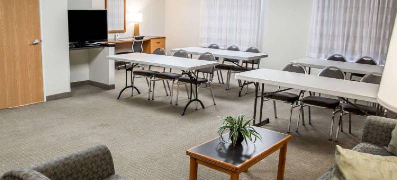 达文波特舒眠酒店及套房(Sleep Inn & Suites Davenport - Quad Cities)图片