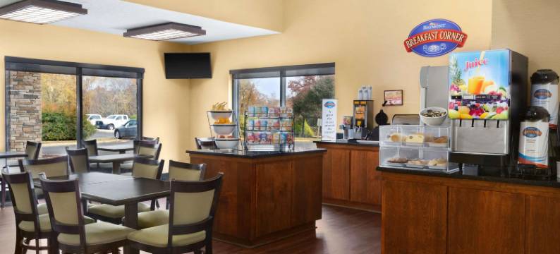 洛基山温德姆呗盟酒店(Baymont by Wyndham Rocky Mount)图片