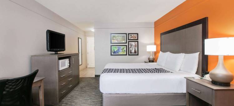 弗雷德里克斯堡拉昆塔温德姆套房酒店(La Quinta Inn & Suites by Wyndham Fredericksburg)图片