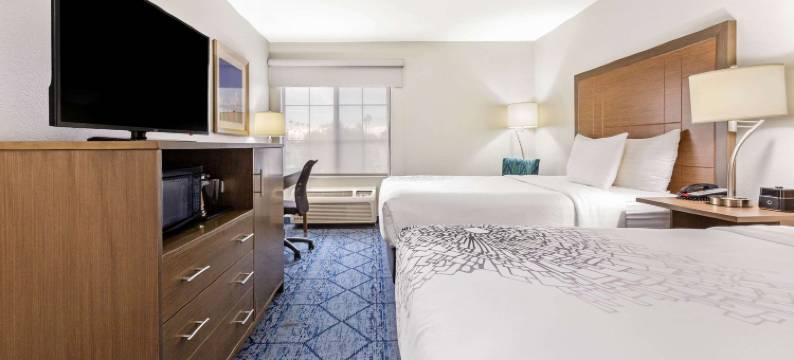 赛普拉斯东北长滩拉昆塔温德姆套房酒店(La Quinta Inn & Suites by Wyndham NE Long Beach/Cypress)图片