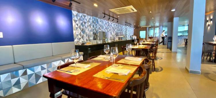 贝萨湾海滩酒店(Bessa Beach Hotel)图片