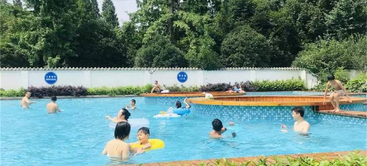 青城山馨野奢帐篷营地特色民宿(紫薇路分店)图片
