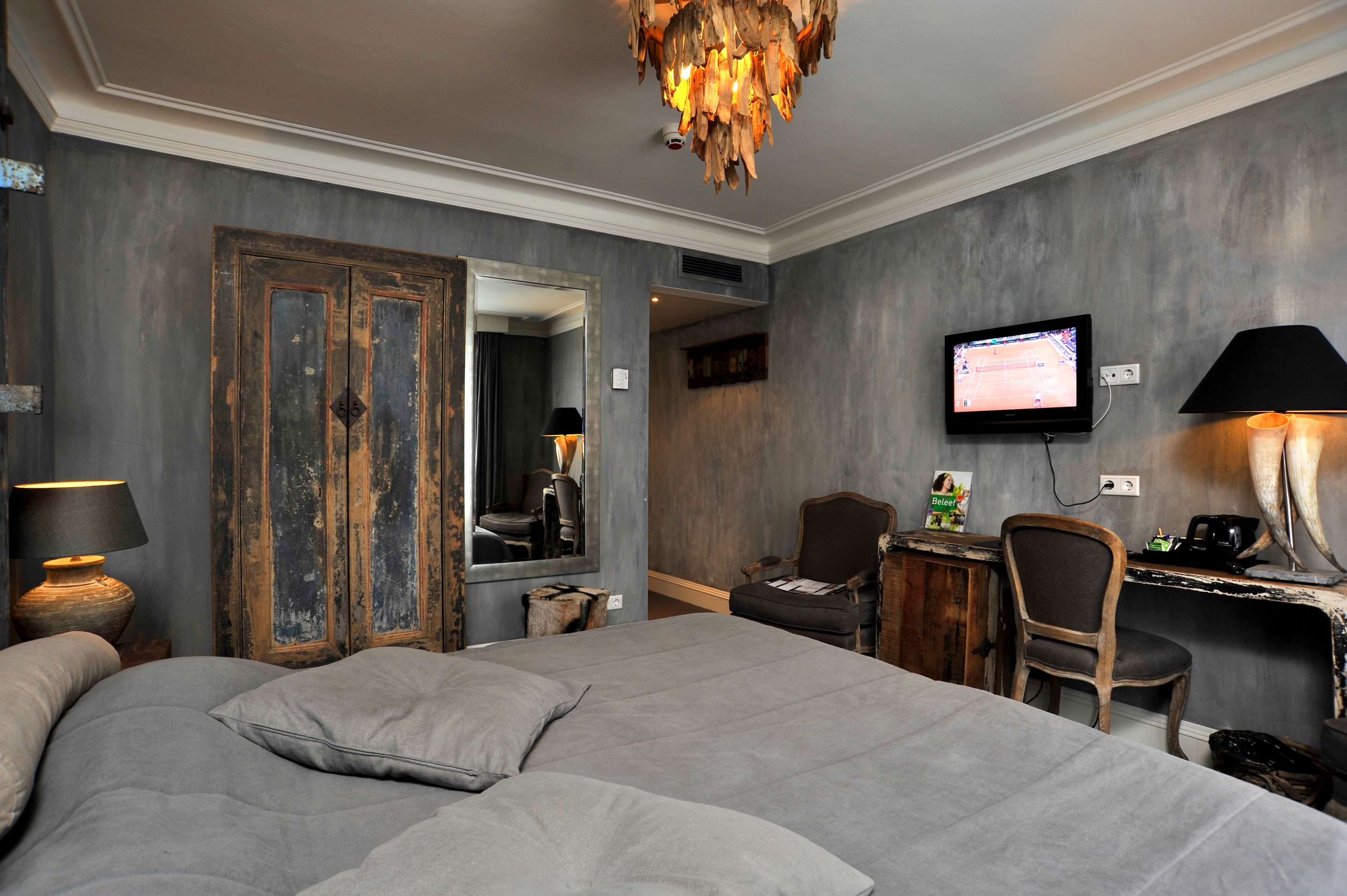 Golden Tulip West Ende Over view