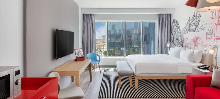 迪拜硅谷绿洲丽芮酒店(Radisson Red Hotel, Dubai Silicon Oasis)图片