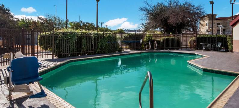 红顶家园工作室旅馆 - 圣安东尼奥 - 海洋世界/西北(HomeTowne Studios San Antonio - Seaworld/Northwest)图片