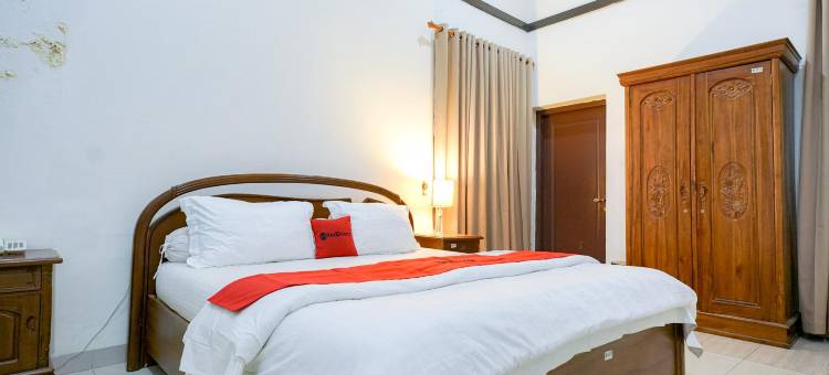 RedDoorz @ Avros Guest House Medan图片