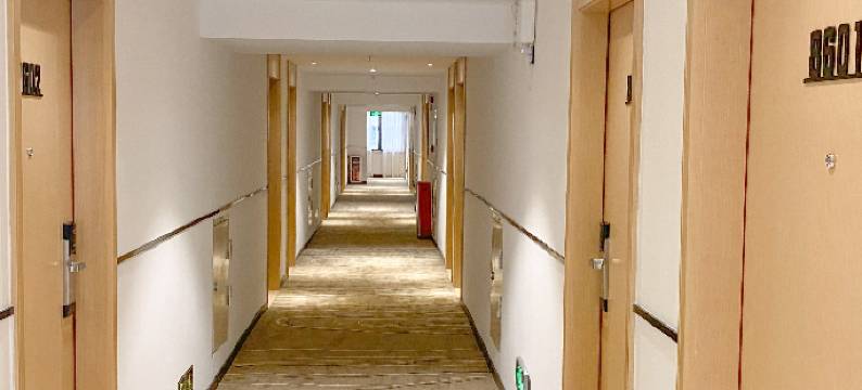 柏曼酒店(广州东站天平架地铁站店)图片