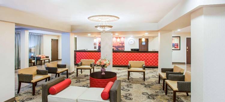 温德姆华美达伯班克机场酒店(Ramada by Wyndham Burbank Airport)图片