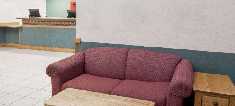 瓦斯城马里恩区速8酒店(Super 8 by Wyndham Gas City Marion Area)图片