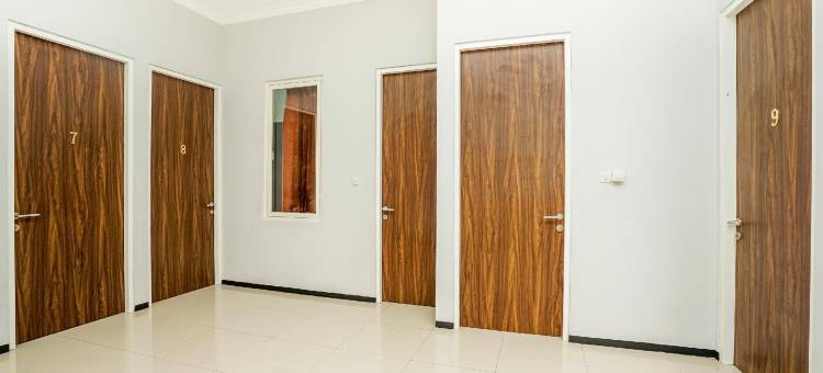 红多兹酒店-近泗水动物园(RedDoorz Near Surabaya Zoo)图片