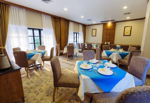 Decharme Hotel Hotel Overview