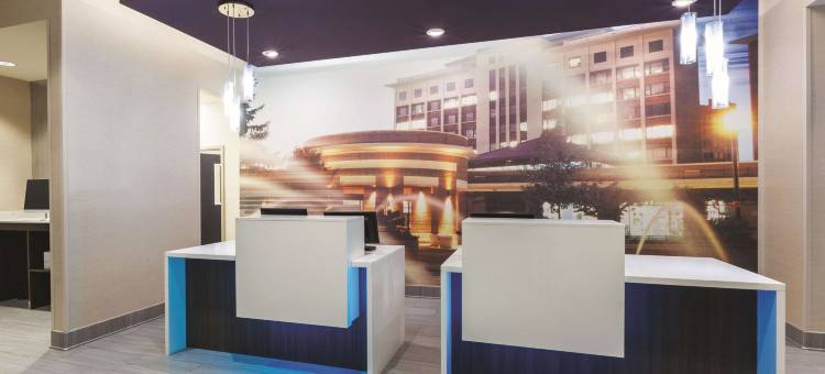 特雷霍特拉昆塔温德姆套房酒店(La Quinta Inn & Suites by Wyndham Terre Haute)图片