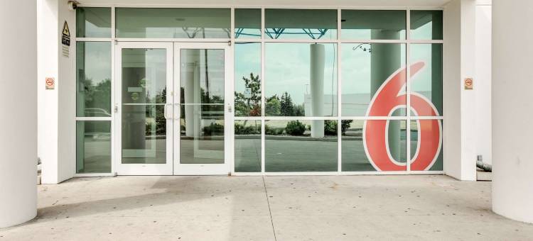 多伦多布兰普顿6号汽车酒店(Motel 6 Brampton, on - Toronto)图片