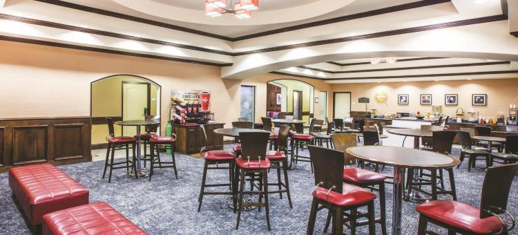 艾伦温德姆拉昆塔乡村套房酒店(La Quinta Inn & Suites by Wyndham Allen at the Village)图片