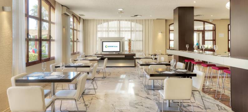 巴达霍斯幻觉高尔夫住宿(Ilunion Golf Badajoz)图片