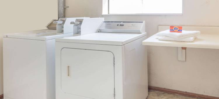 莫里斯速8酒店(Super 8 by Wyndham Morris)图片